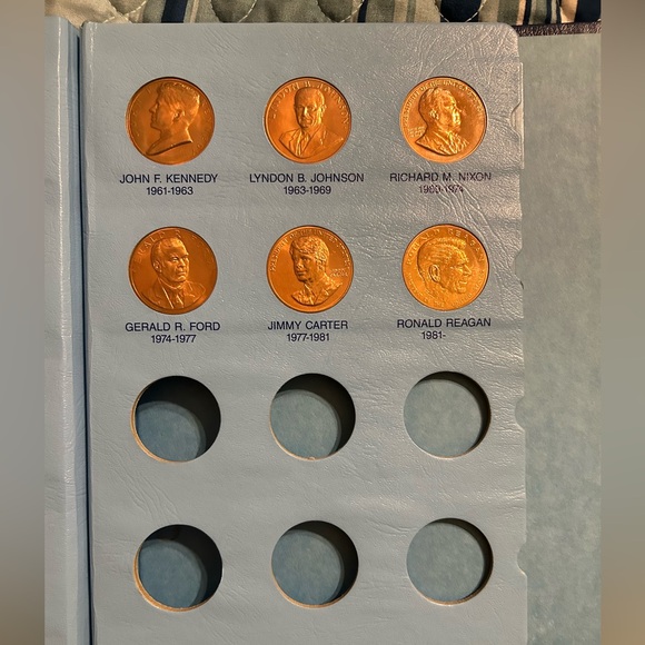 Vintage United States Medals of the Presidents Album - Picture 5 of 5